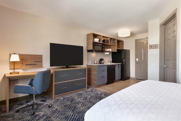 Candlewood Suites Fayetteville Fort Bragg image 3